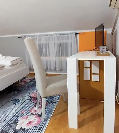 Monera Apartments&rooms&free Garage Appartamento
