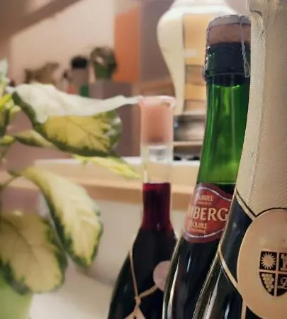 Monera & & Free Garage *