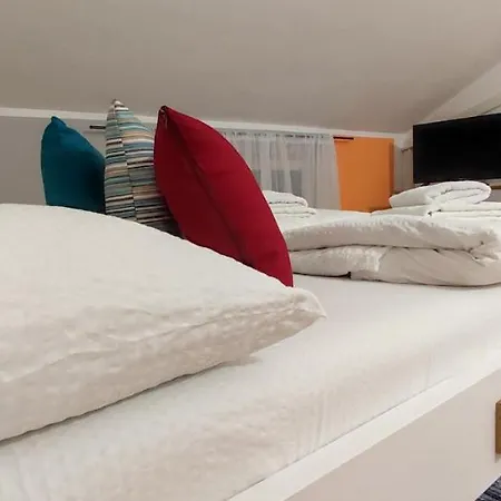 Monera Apartments&rooms&free Garage Appartamento *