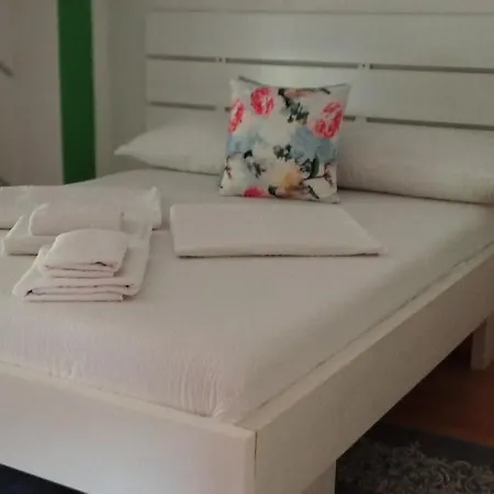 Monera Apartments&rooms&free Garage Appartamento *