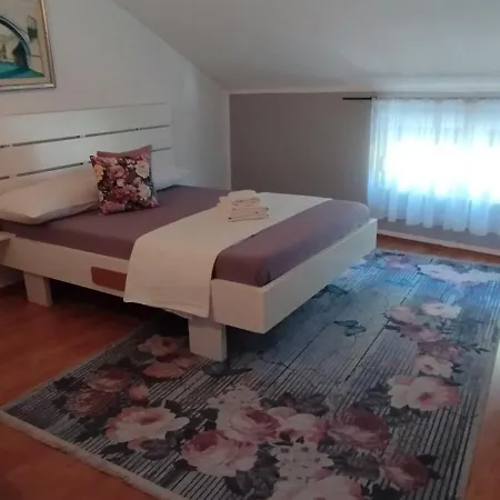 Monera Apartments&rooms&free Garage Appartamento