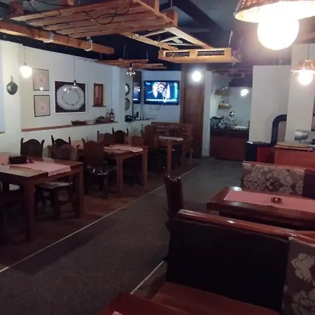 Monera & & Free Garage