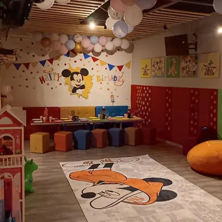 Monera & & Free Garage * Μόσταρ